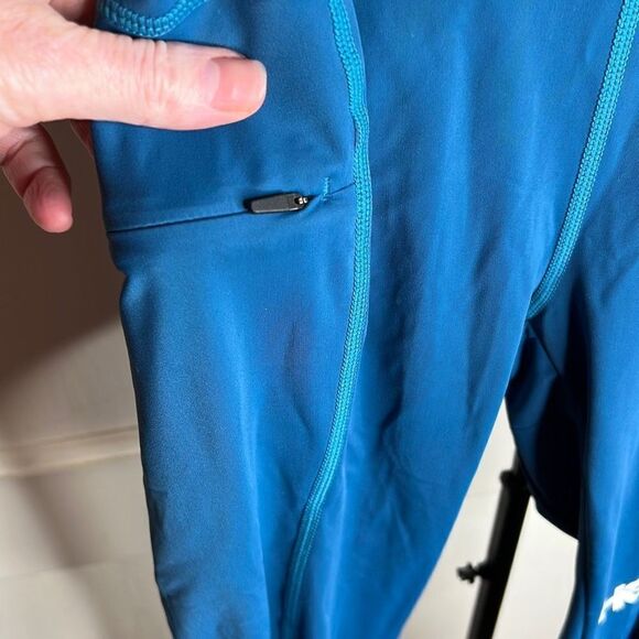 Hoka One One Performance Crop Tight blue NWT - Picture 4 of 7